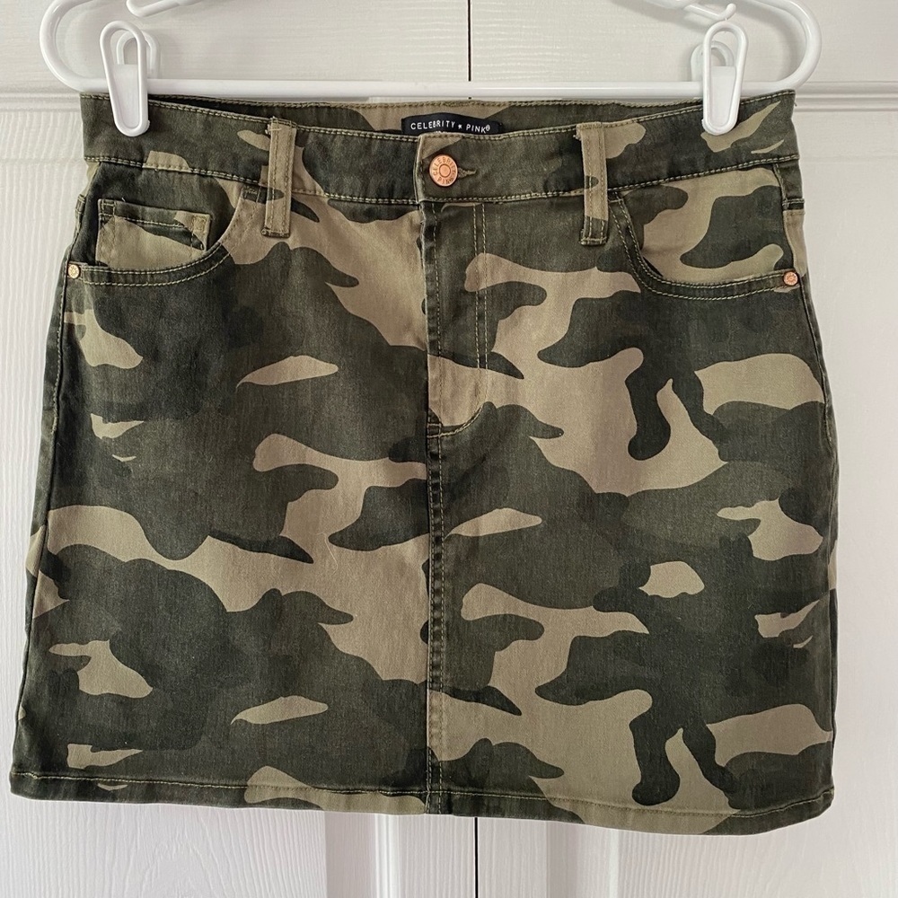 Celebrity Pink camo miniskirt NWOT